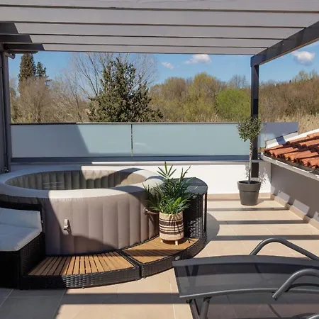 Apartament Mm Luxury Studios&villas Kompítsion