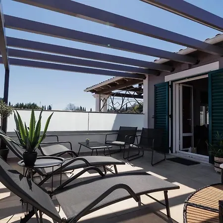 Mm Luxury Studios&villas Apartament Kompítsion