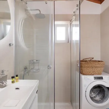 Mm Luxury Studios&villas Apartament Kompítsion